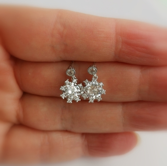New CZ flower dangle stud earrings in Sterling Silver - Picture 3 of 5